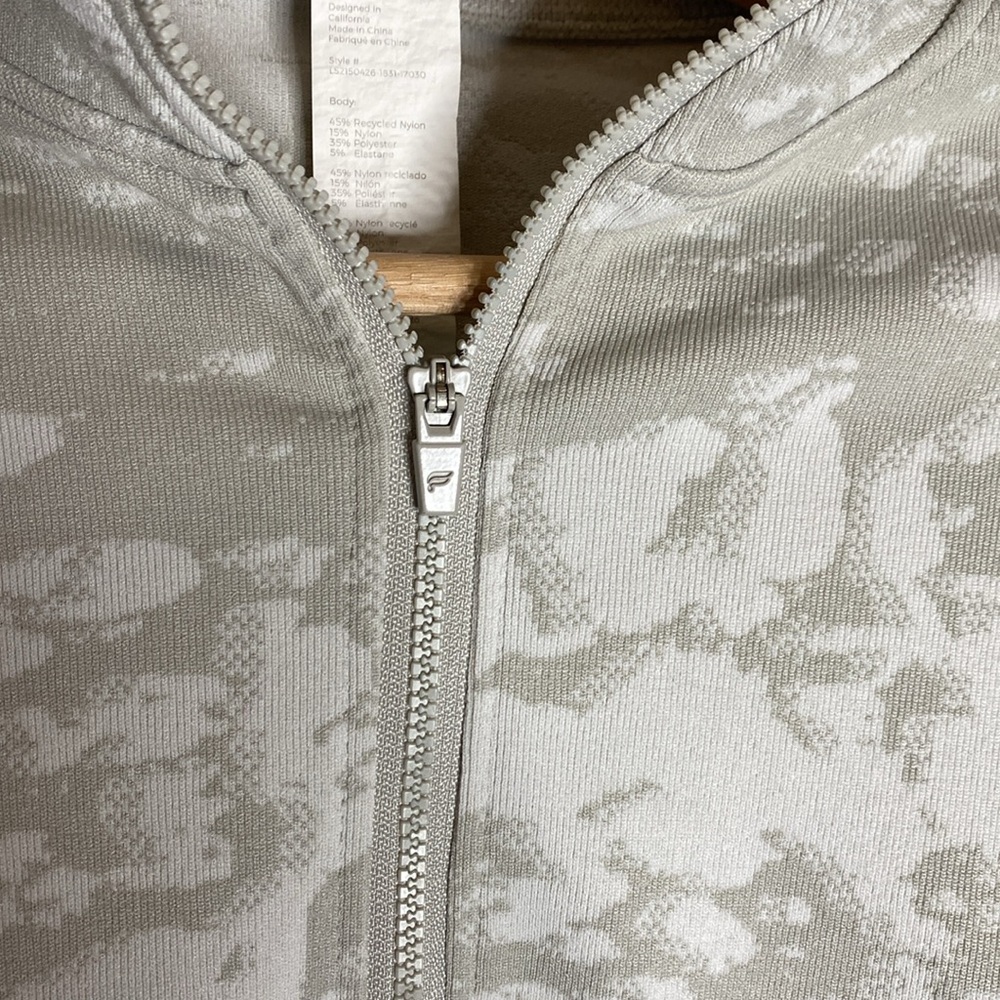 Fabletics Gray Patterned Quarter-Zip Pullover Top - image 2